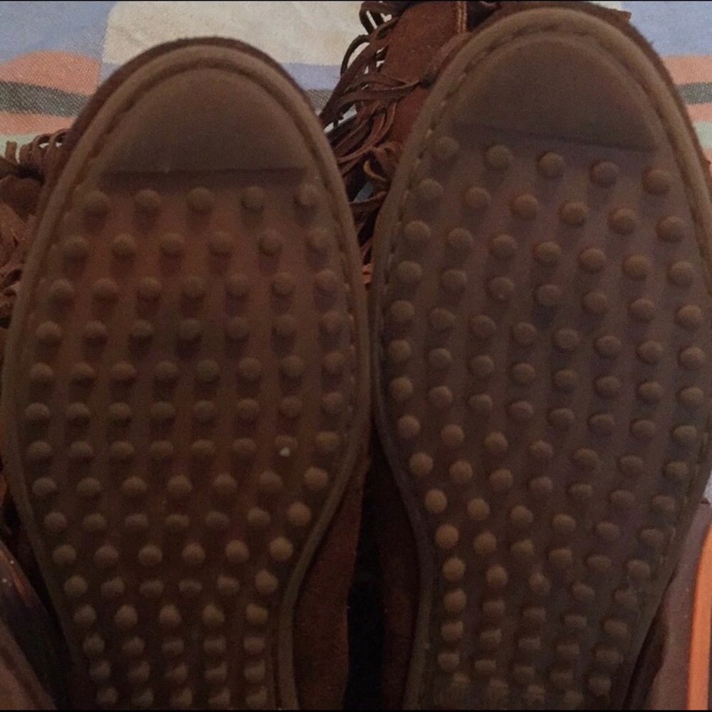 Brown 5 later Minnetonka Boots - Picture 4 of 5